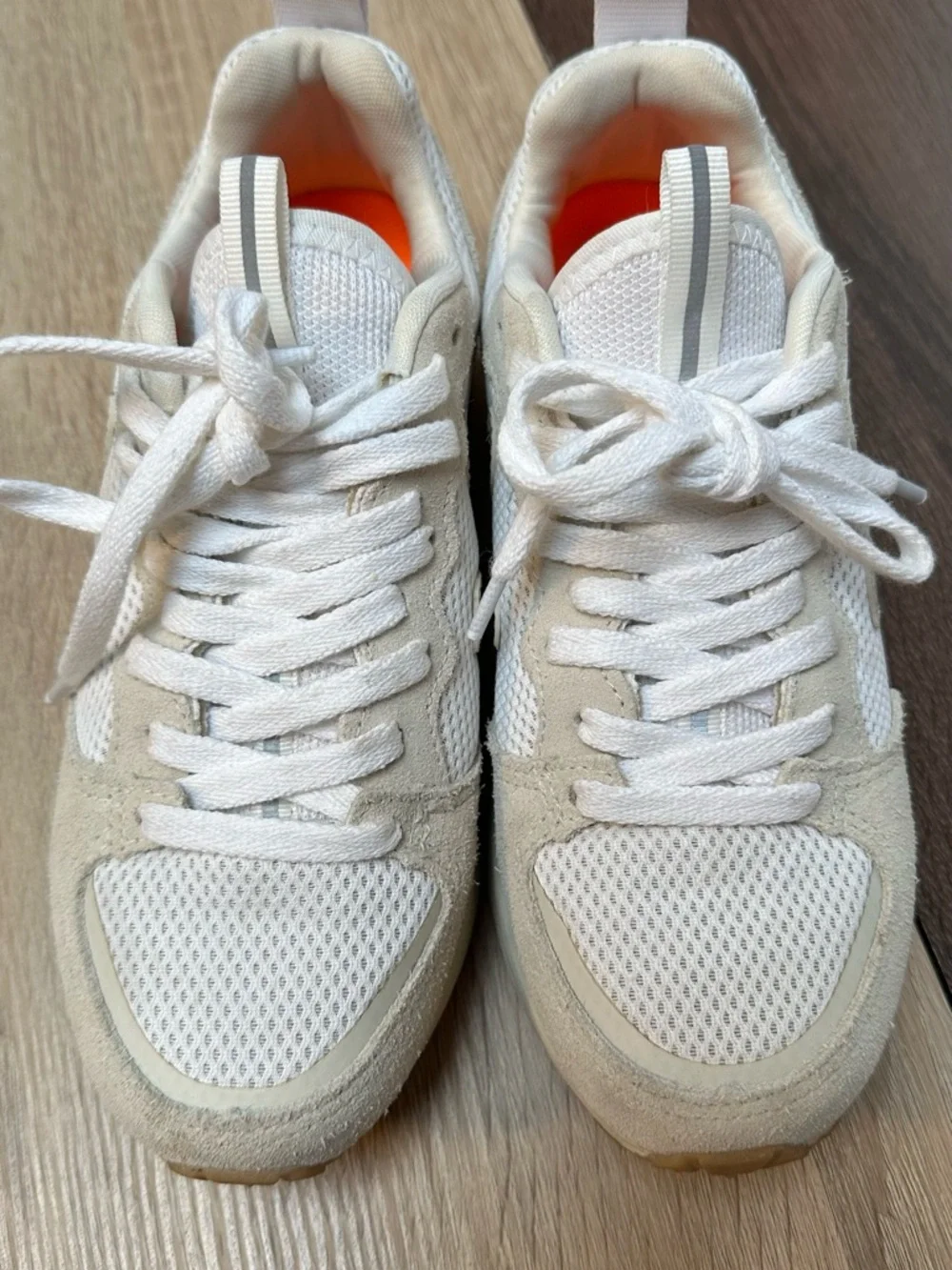 Veja Venturi Sneakers size 6 - Picture 9 of 10